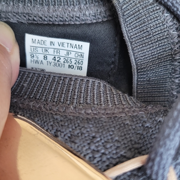 sneaker - Picture 2 of 8